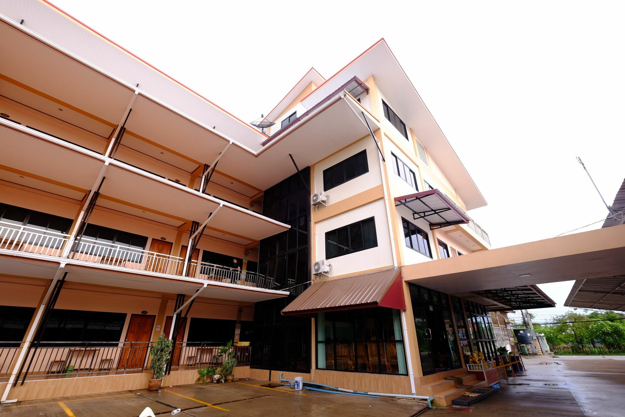 Kanjana Mansion Szakonnakhon Kültér fotó